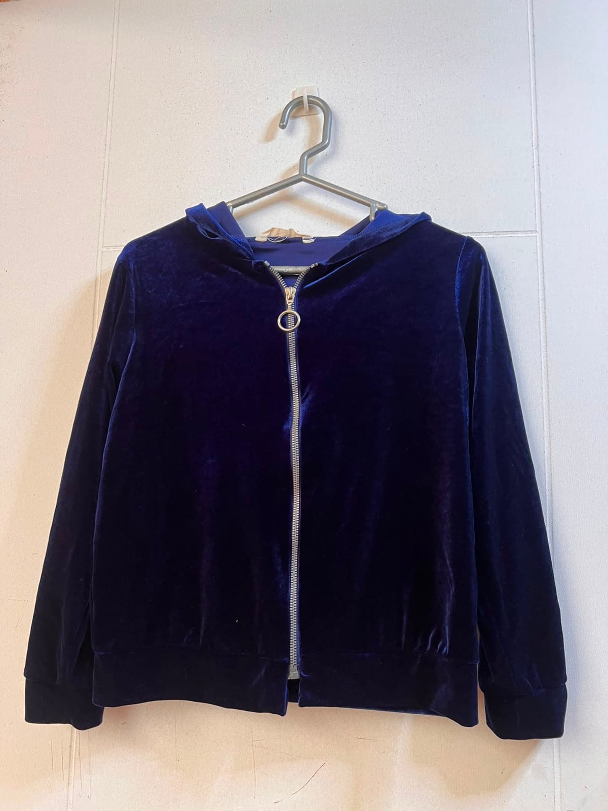 Casaca / Polera de Terciopelo con Capucha y Cierre - Azul Marino